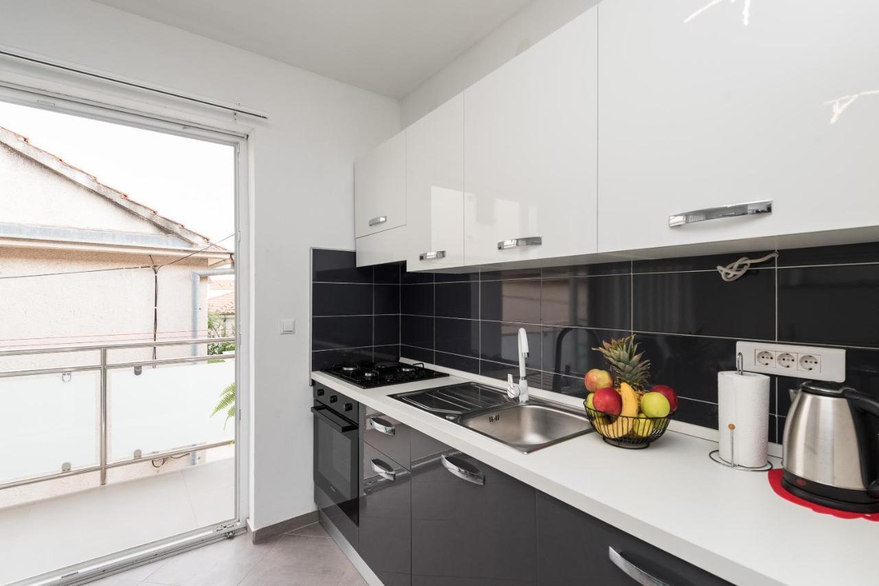 Lavi Apartment